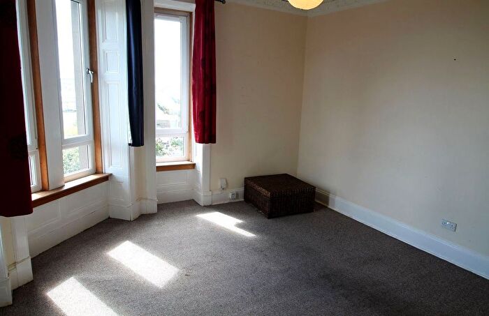 2 Bedroom Flat To Rent In Lyon Street, Dundee, DD4