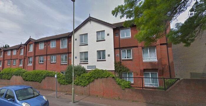 Studio To Rent In Middle Road, Park Gate, Southampton, SO31