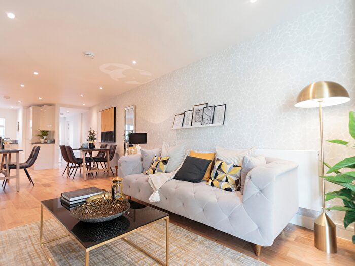 2 Bedroom Flat For Sale In Mullins Place, London, SW4