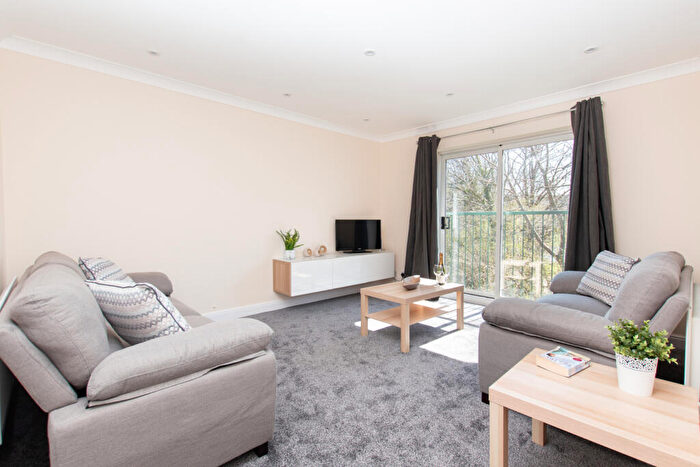 2 Bedroom Flat To Rent In Delfont Close, Maidenbower, Crawley, RH10