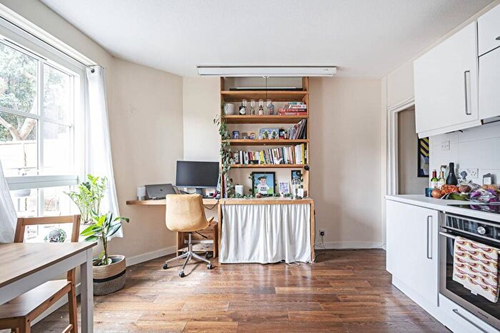 1 Bedroom Flat To Rent In Wilmot Street, , Bethnal Green, London, E2
