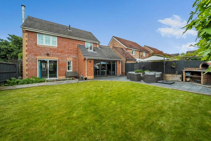 3 Bedroom Detached House To Rent In Harebell Drive, Thatcham, RG18