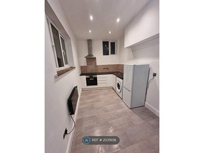 1 Bedroom End Of Terrace House To Rent In Castle Street, Tonbridge, TN9