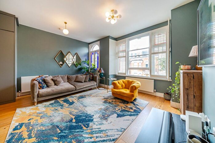 3 Bedroom Flat For Sale In Norroy Road, Putney, London, SW15