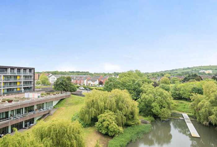1 Bedroom Apartment For Sale In Lakeshore Drive, Bristol, Somerset, BS13