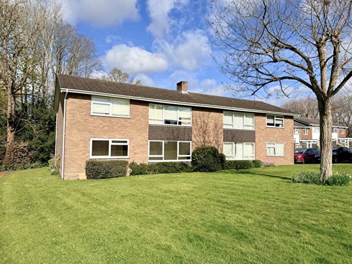 2 Bedroom Flat To Rent In Rowans Park, Lymington, Hampshire, SO41