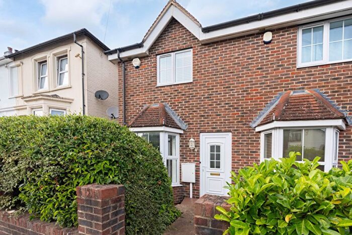 2 Bedroom Semi-Detached House To Rent In Beddington Grove, Wallington, SM6