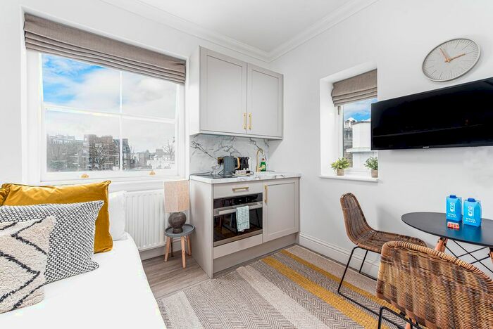 Studio To Rent In Pembridge Villas (), London, W11