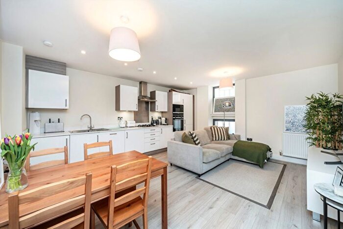 2 Bedroom Flat For Sale In Worple Road, Wimbledon, SW19