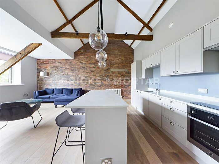 2 Bedroom Flat To Rent In West Avenue, Gosforth, Newcastle Upon Tyne, NE3