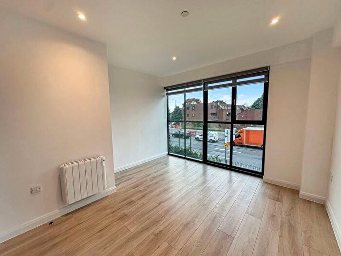 2 Bedroom Flat To Rent In Chesterfield House, Bath Road, Slough, SL1