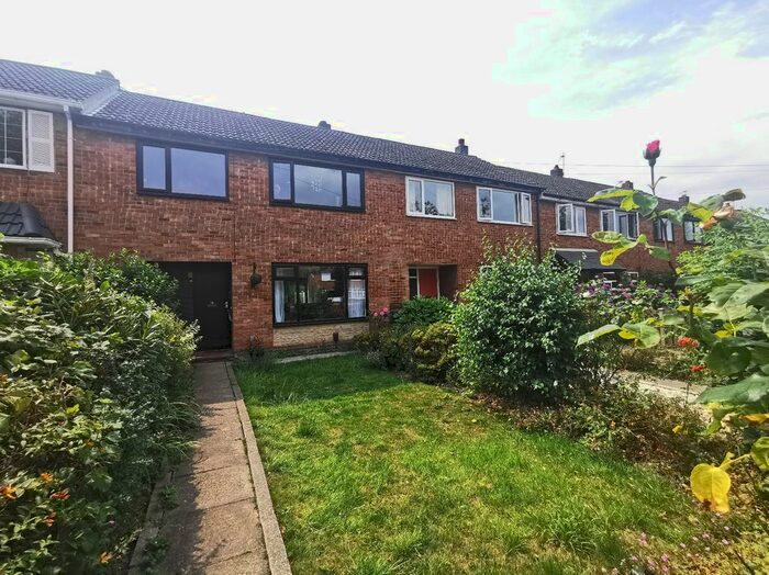 3 Bedroom Detached House To Rent In Newton Green, Wakefield, West Yorkshire, Uk, WF1
