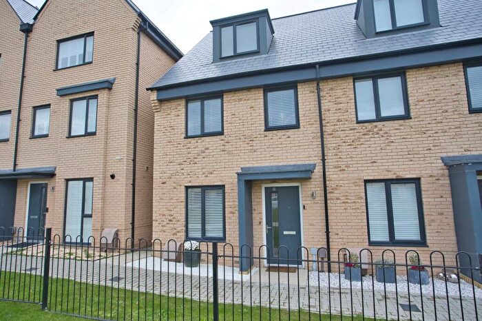 3 Bedroom End Of Terrace House For Sale In Nearne Way, Folkestone, CT20