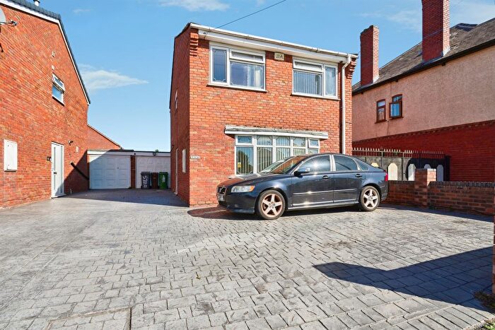 4 Bedroom Detached House For Sale In Wolverhampton Road East, Parkfields, Wolverhampton, WV4