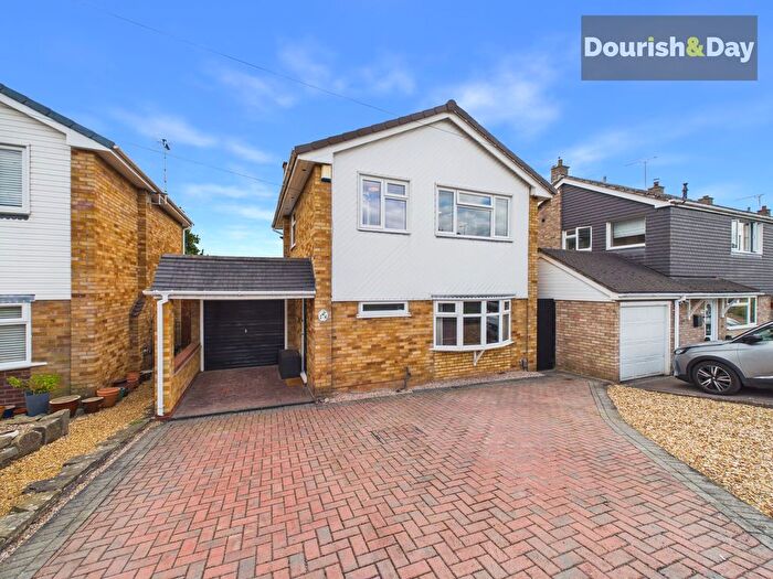 3 Bedroom Detached House For Sale In Heath Drive, Stafford, ST16