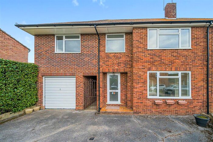 4 Bedroom Semi-Detached House To Rent In Mayford Close, Woking, GU22