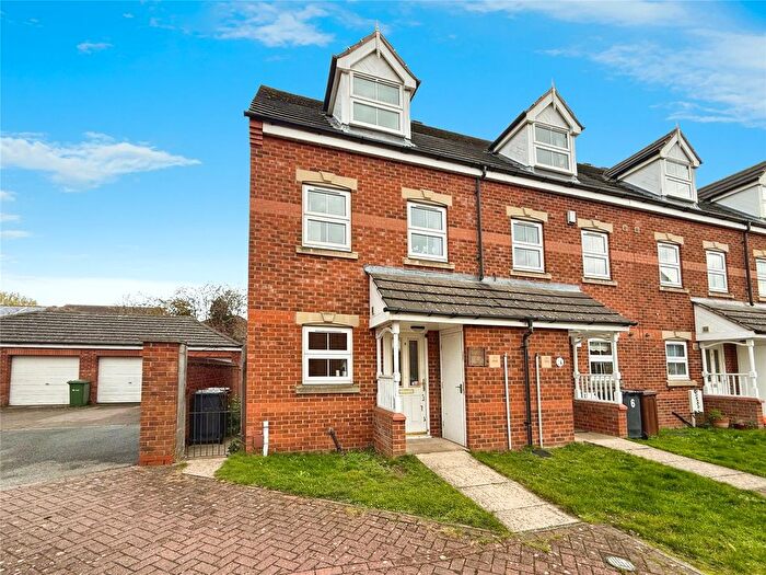 3 Bedroom End Of Terrace House For Sale In Leland Close, Lincoln, Lincolnshire, LN2