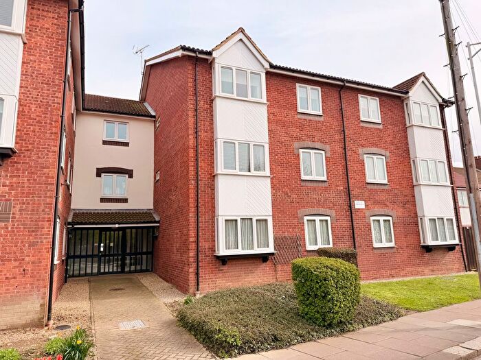 1 Bedroom Flat For Sale In Cunningham Close, Chadwell Heath, Essex, RM6