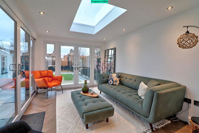 3 Bedroom Semi Detached House For Sale In Gobions Avenue, Romford, RM5