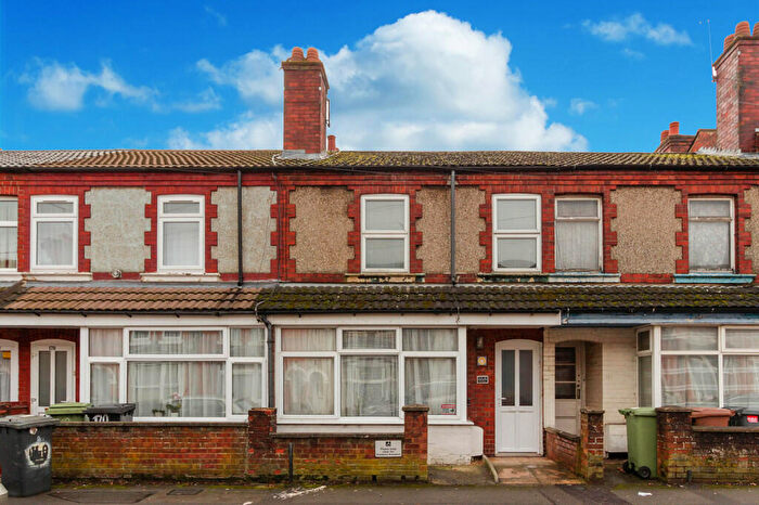 3 Bedroom Terraced House For Sale In Mill Road, Wellingborough, NN8