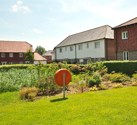 3 Bedroom End Of Terrace House To Rent In Riggers Way, Hailsham, BN27