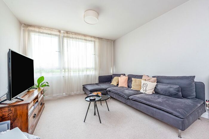 1 Bedroom Flat To Rent In Otho Court Brentford Dock, Brentford, TW8