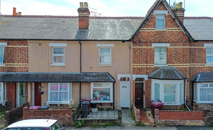 3 Bedroom Terraced House For Sale In Filey Road, Reading, Berkshire, RG1