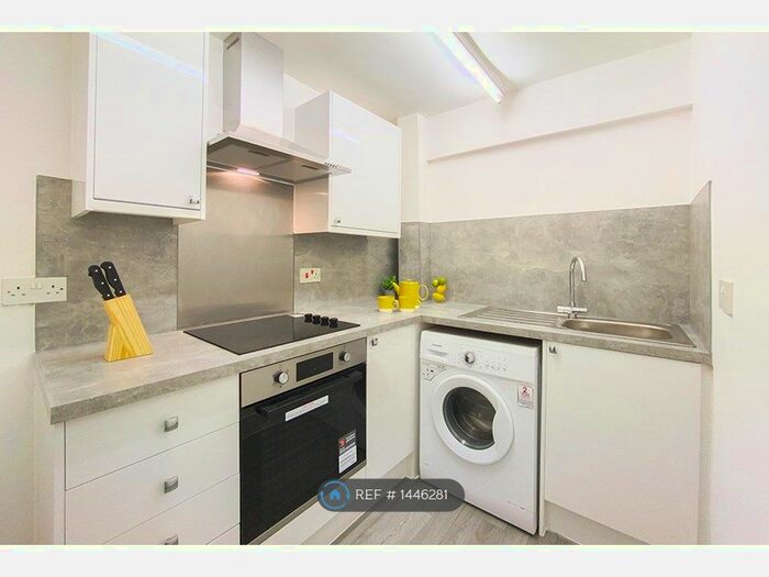 1 Bedroom Flat To Rent In Market Street, Stalybridge, SK15