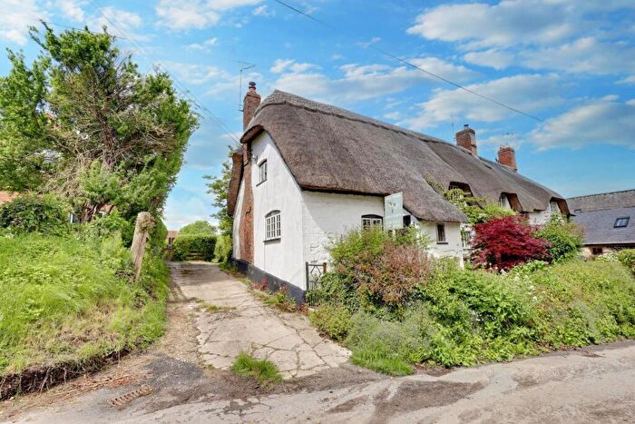 2 Bedroom Cottage For Sale In Greystones, Hinton Parva, Wiltshire, SN4