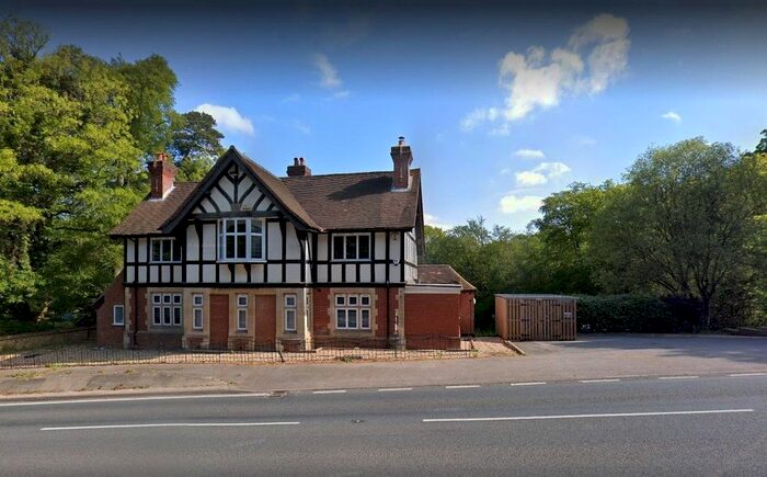 1 Bedroom Flat To Rent In Old Queens Arms, Ewshot, Surrey, GU10