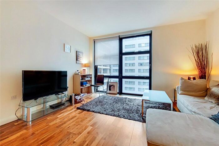 1 Bedroom Flat To Rent In Discovery Dock Apartments West, South Quay Square, E14