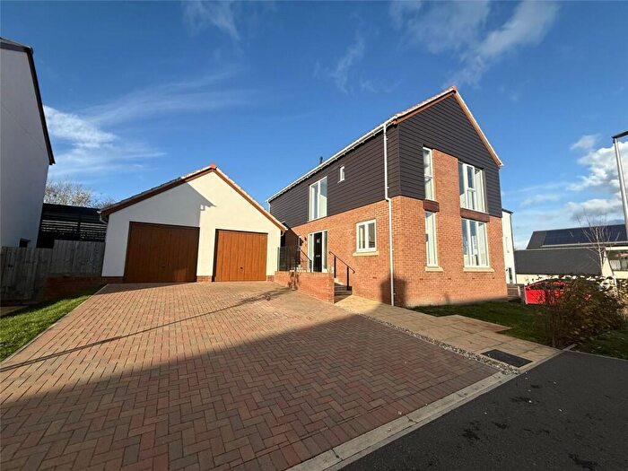 4 Bedroom Detached House To Rent In Yeo Crescent, Crediton, Devon, EX17