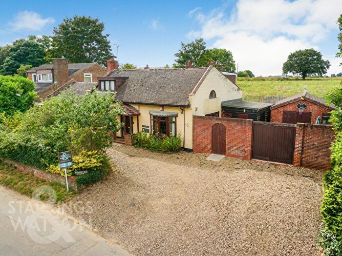 5 Bedroom Property For Sale In The Street, Woodton, Bungay, NR35