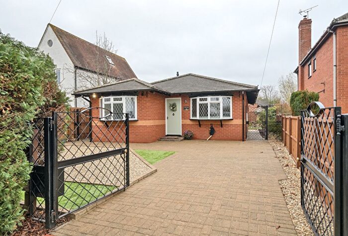 2 Bedroom Bungalow For Sale In Cheltenham Road, Beckford, Tewkesbury, Worcestershire, GL20