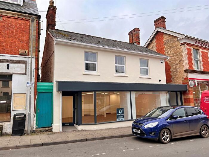 2 Bedroom Flat To Rent In High Street, Gillingham, SP8