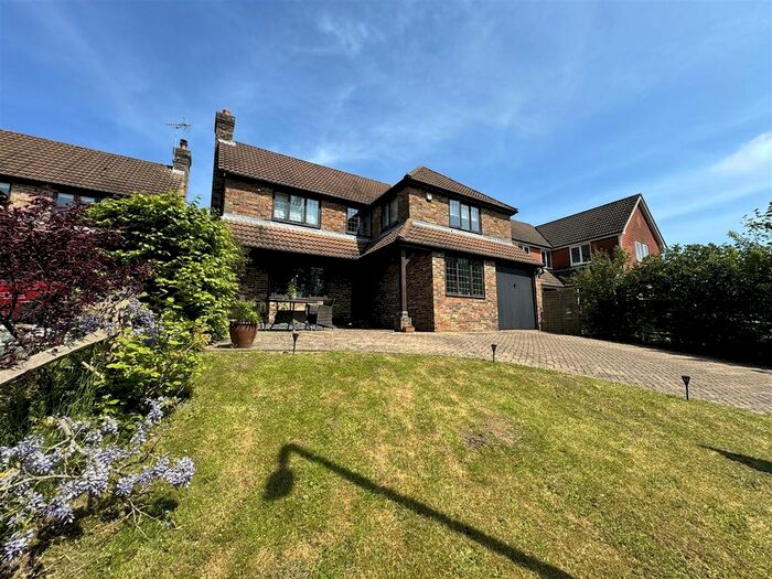 4 Bedroom Detached House For Sale In Beechwood Lane, Heathfield, TN21