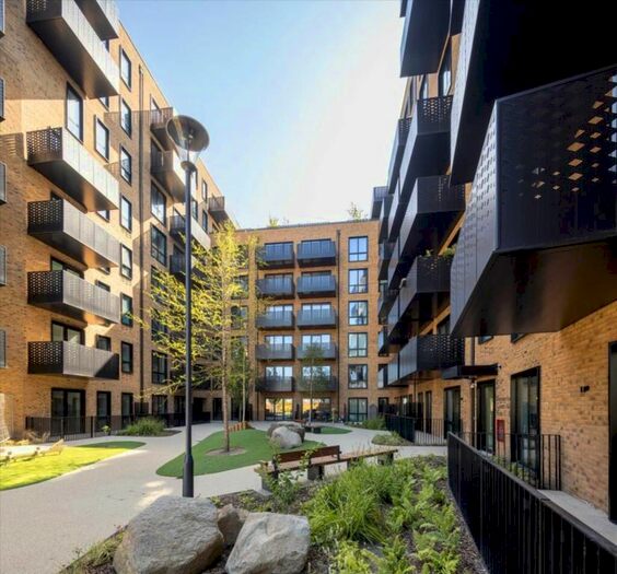 2 Bedroom Flat To Rent In Boston Road, London, W7