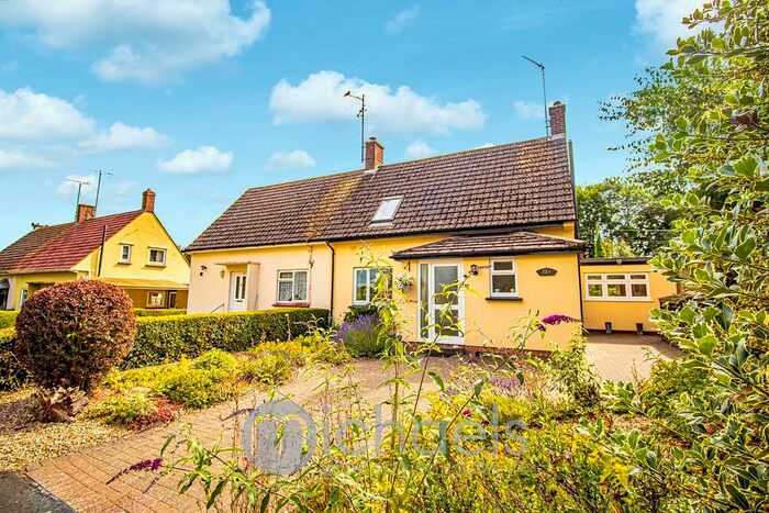 3 Bedroom Semi-Detached House For Sale In Cliffield, Shalford, Braintree, CM7