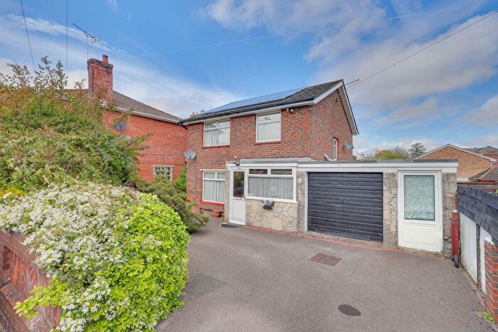 3 Bedroom Detached House For Sale In Holland Road, Woolston, SO19