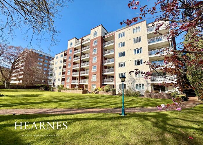 2 Bedroom Flat For Sale In Lindsay Road, Poole, BH13