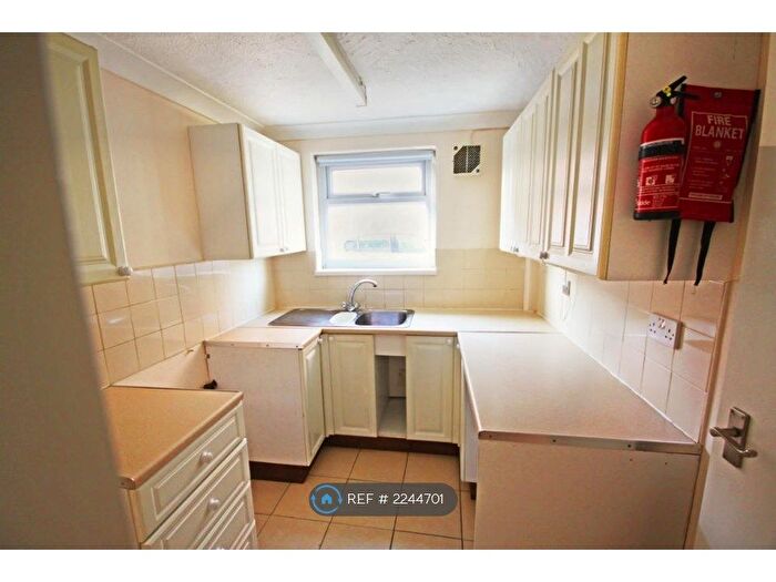 2 Bedroom Flat To Rent In Princess Street, Burnham-On-Sea, TA8