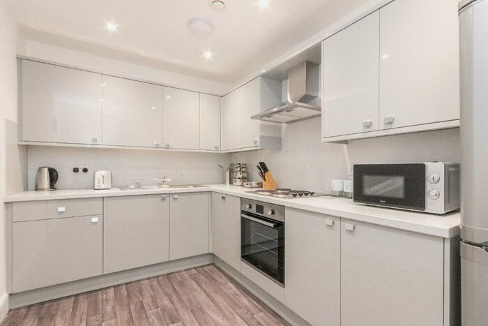 3 Bedroom Flat To Rent In Forrest Road, Old Town, Edinburgh, EH1