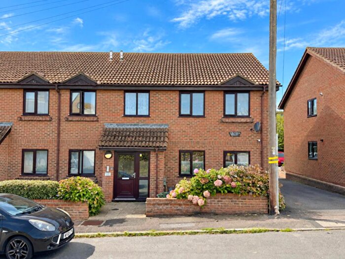 2 Bedroom Flat For Sale In Victoria Road, Hythe, CT21
