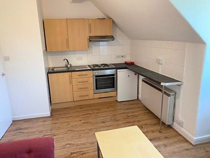 1 Bedroom Flat To Rent In Albany Road, Cardiff, CF24