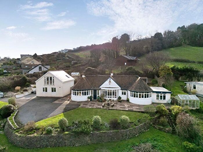 5 Bedroom Property For Sale In Woodleigh Park, Shaldon, TQ14