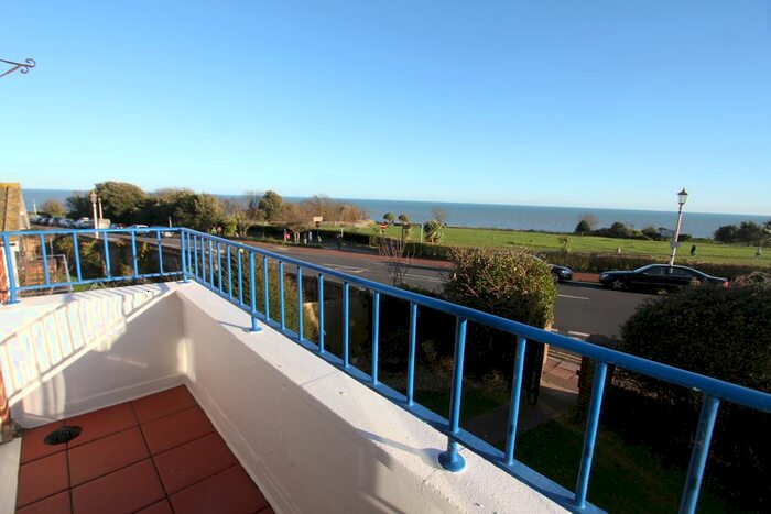 2 Bedroom Flat For Sale In Cliff Road, Eastbourne, BN20