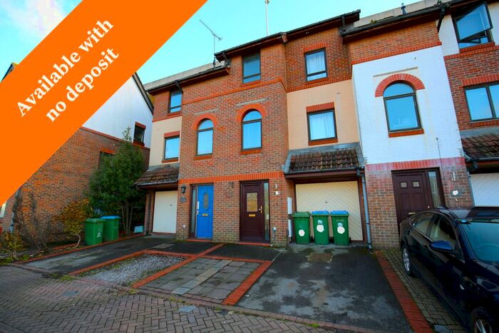 3 Bedroom Town House To Rent In Northern Anchorage, Hazel Road, Southampton, SO19
