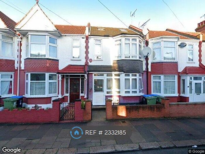 6 Bedroom Terraced House To Rent In Clayton Avenue, Wembley, HA0