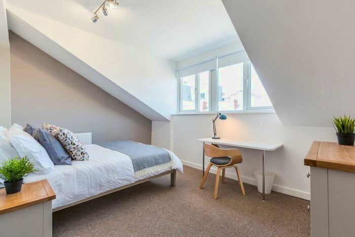 5 Bedroom Apartment To Rent In Five Bed, Five En-Suite Student Apartment, Bank Street, Lincoln, LN2