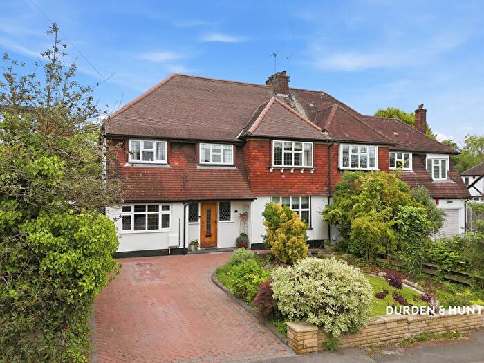 4 Bedroom Semi Detached House For Sale In Brook Road, Loughton, IG10